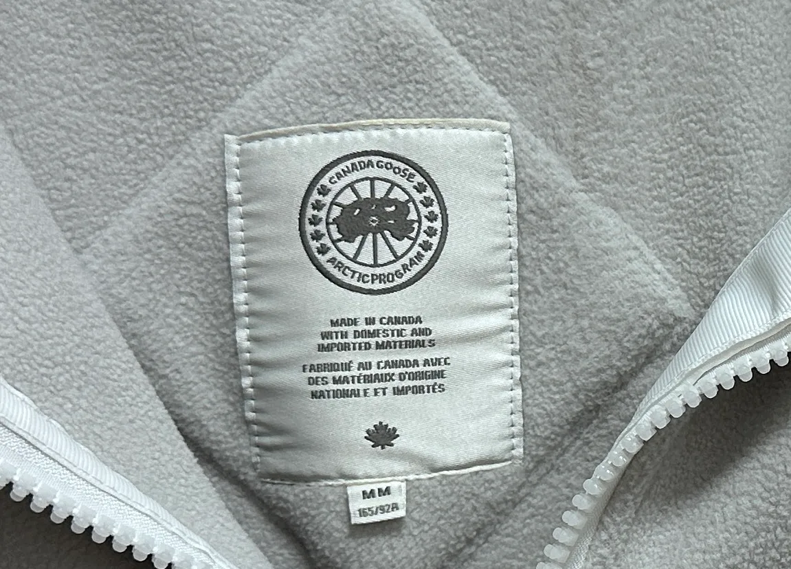 P600 [Canada Goose] Chilliwa 01 hooded wool fleece long-sleeved pilot #Canada Goose Chilliwa wool fleece pilot Canada goose Chilliwa Fce Bomber HUMANATURE, limited white label wool fleece. Light gray seems to be a color that is not available in every country. I like the white label. It is really high-end. Soft and comfortable, not heavy. Buyers who like it should hurry up😈 Size: S-XL